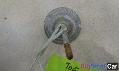 Болт крепления запасного колеса от Toyota Prius 1997-2003