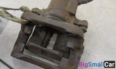 Суппорт передний правый от Renault Clio 1 1990-1998