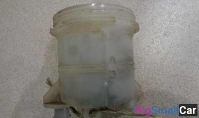 Бачок главного тормозного цилиндра от Mitsubishi Pajero, Montero 2 1991-2004