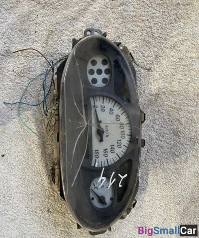 Панель приборов Toyota Platz