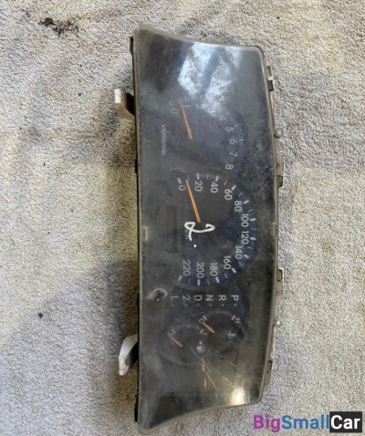 Панель приборов Toyota Corolla (120)