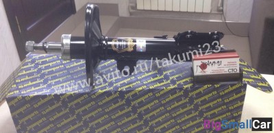 Стойка амортизатор передняя правая Toyota Corolla